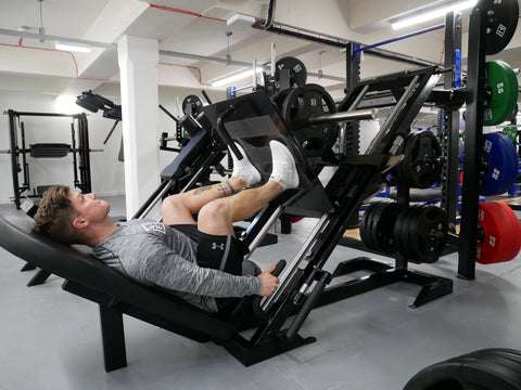 3 Types Of Leg Press To Supersize Leg Growth 2 45 Degree Leg Press Being Used